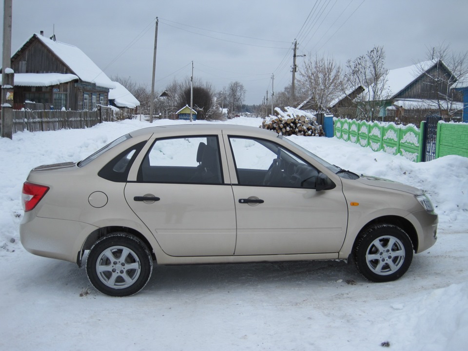 Прокат автомобилей Lada Granta - 1000 руб/сутки